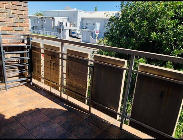 2 BEDROOM FLAT FOR SALE IN VEREENIGING CENTRAL